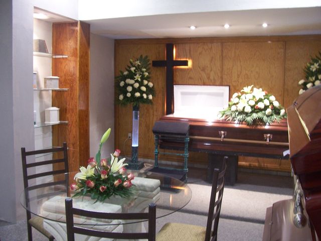 Ataúdes y Accesorios de muestra.